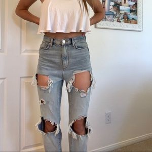Boyfriends jeans!! Really cute rips!